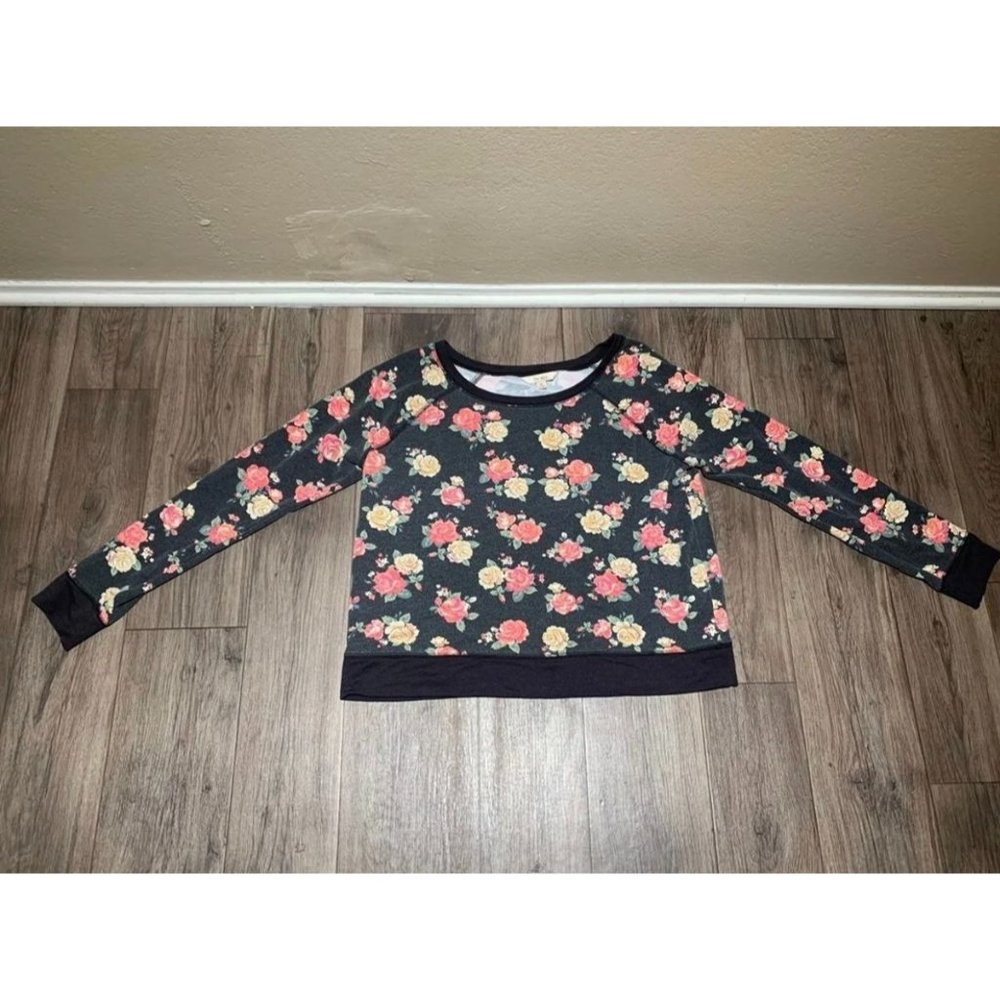 Girls long sleeve crewneck sweater shirt Black top floral print teens juniors ki